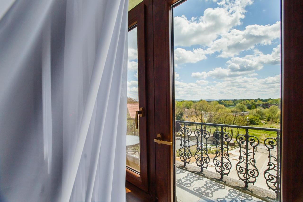 Rya Residence Oradea Buitenkant foto